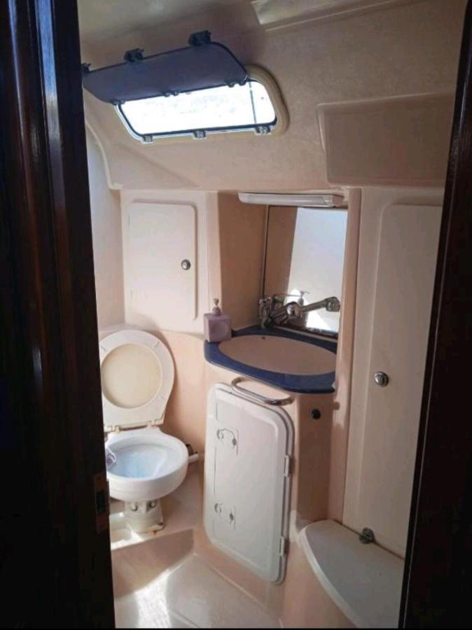 Ifestos Yachting Traveler Botel
