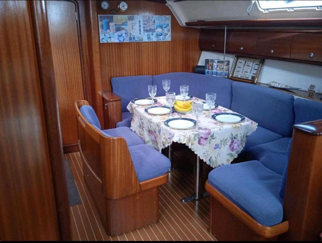 Botel Ifestos Yachting Traveler *